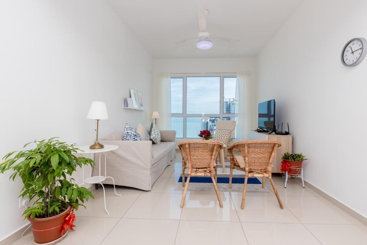 White Lagom Scandinavian House, By Sanguine Apartamento Tanjung Tokong Exterior foto